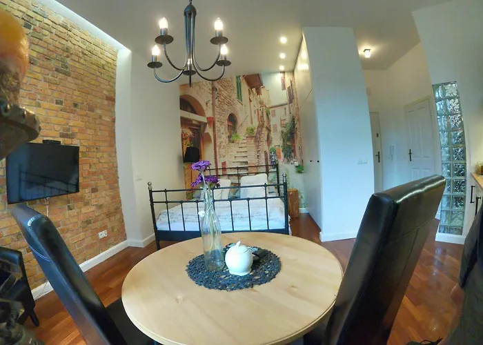 Apartlux Self Check-in 24h *